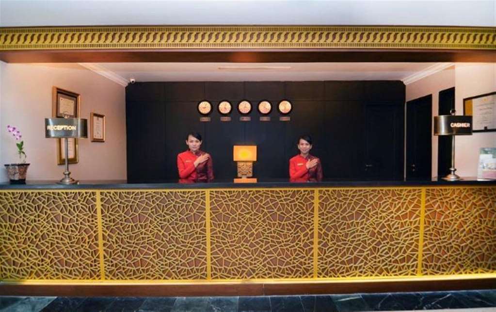 بادانج Kyriad Hotel Bumiminang المظهر الداخلي الصورة