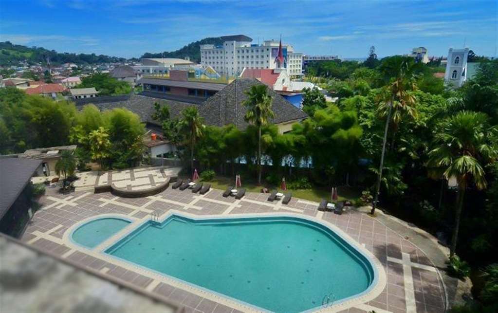 بادانج Kyriad Hotel Bumiminang المرافق الصورة