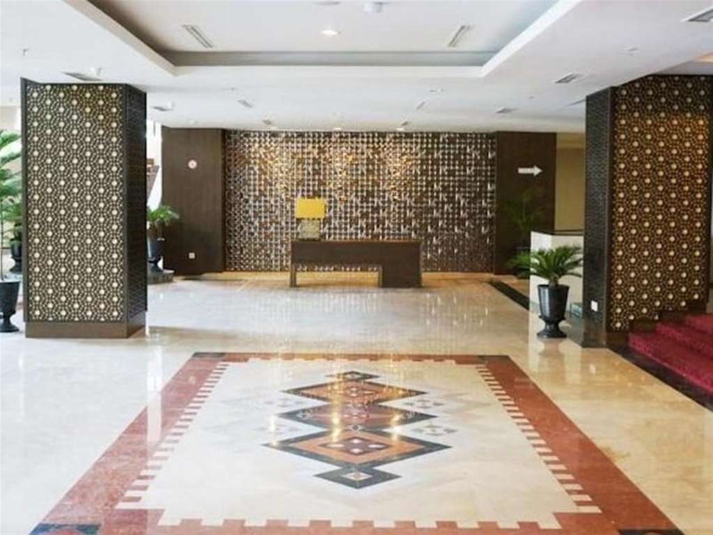 بادانج Kyriad Hotel Bumiminang المظهر الداخلي الصورة