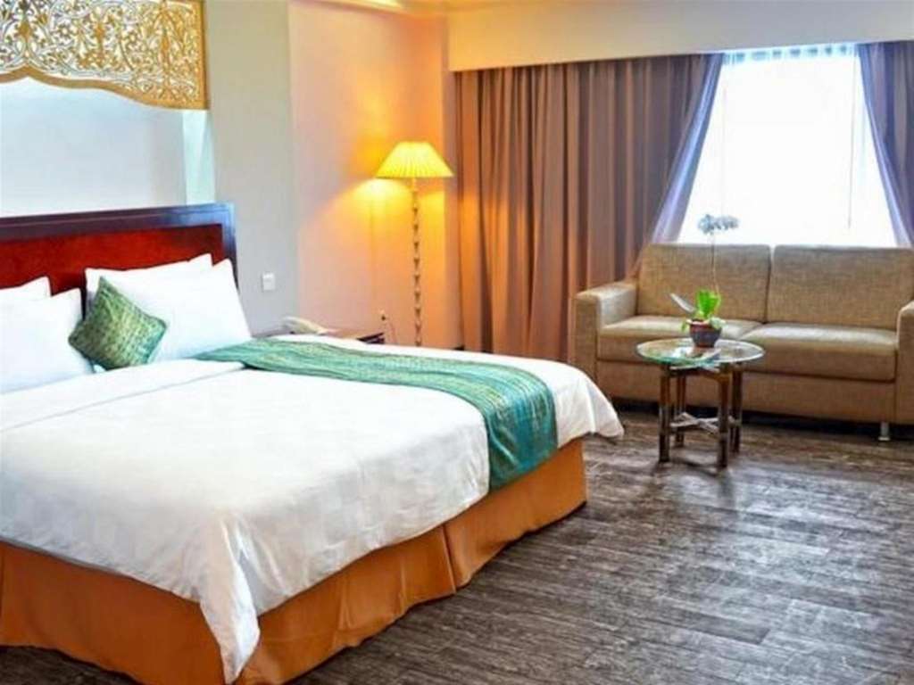 فندق كيرياد بوميمينانج بادانج الغرفة الصورة